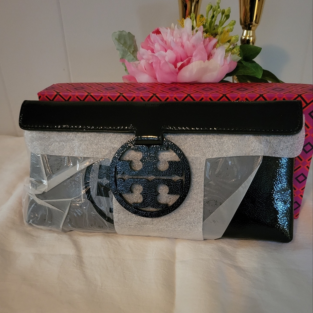Tory Burch Miller  logo clutch
